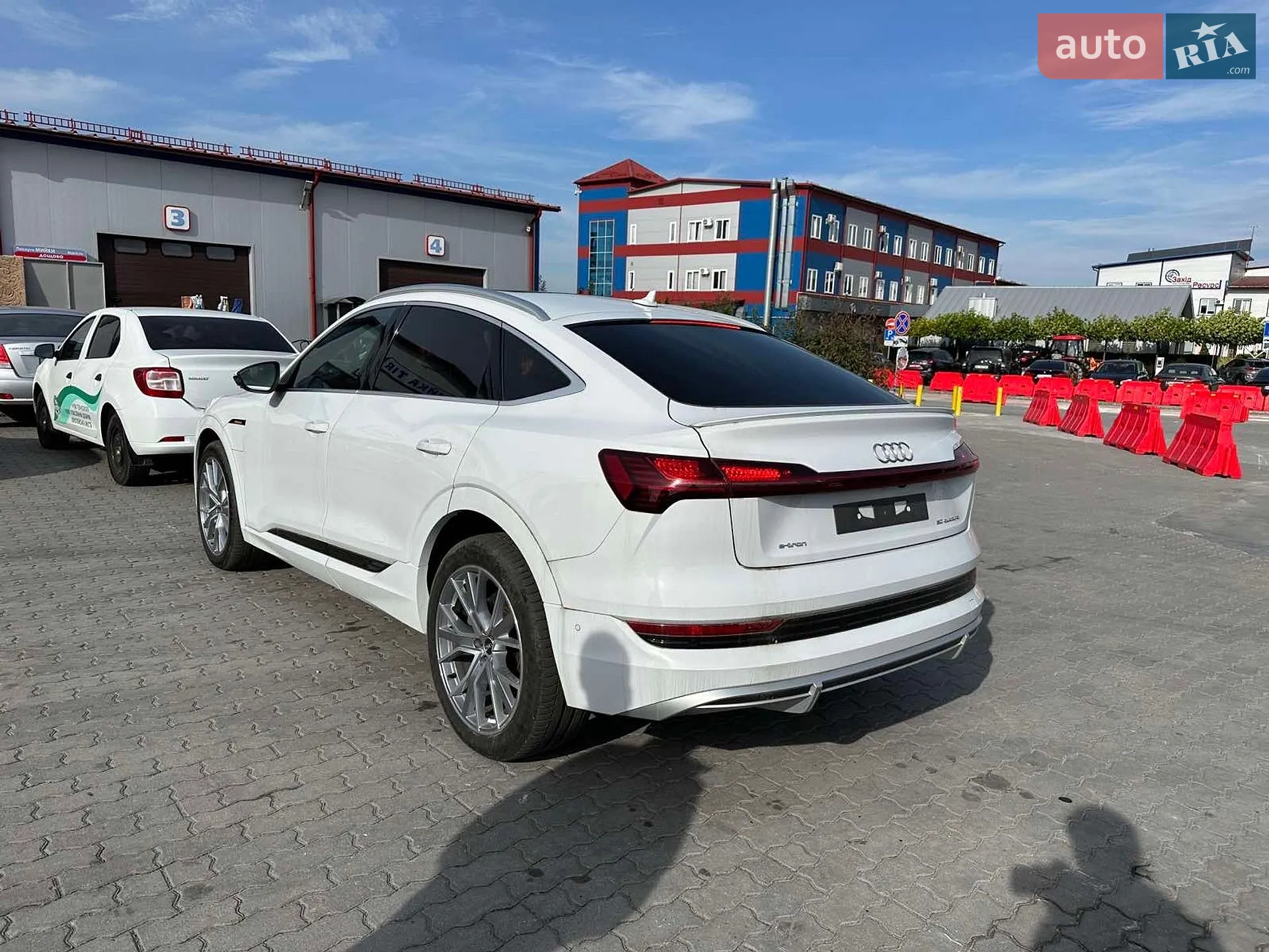 2020 Audi e-tron - мініатюра 9