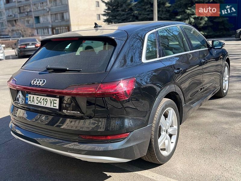 Внедорожник / Кроссовер Audi e-tron 2021 в Киеве