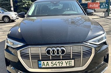 Внедорожник / Кроссовер Audi e-tron 2021 в Киеве