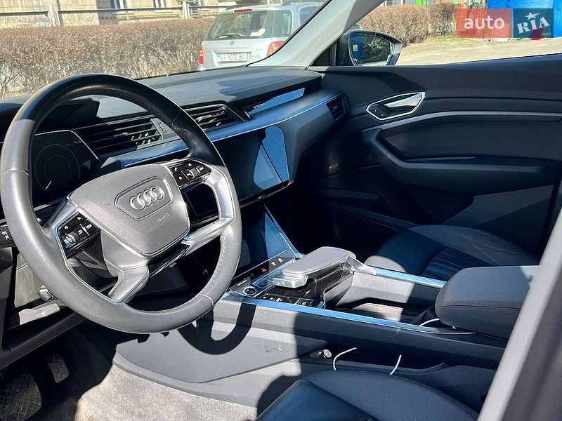 Внедорожник / Кроссовер Audi e-tron 2021 в Киеве