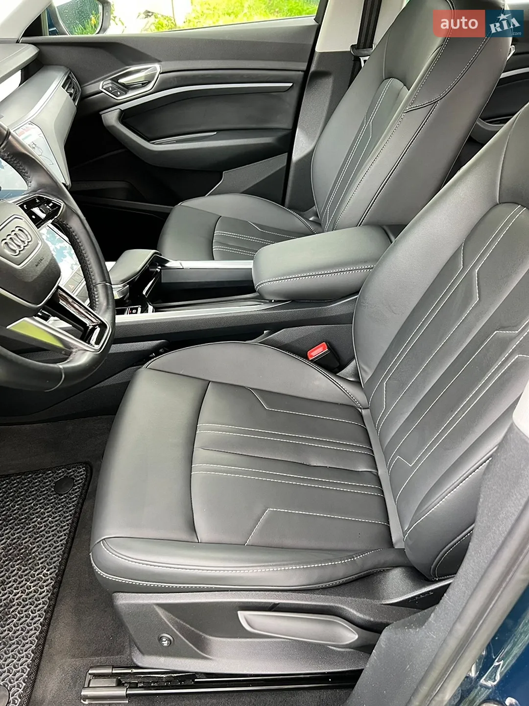 2019 Audi e-tron - мініатюра 11