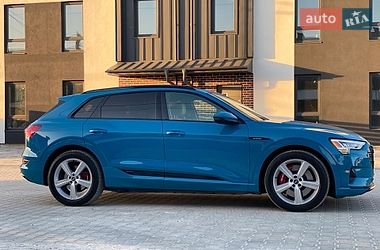Внедорожник / Кроссовер Audi e-tron 2019 в Тернополе