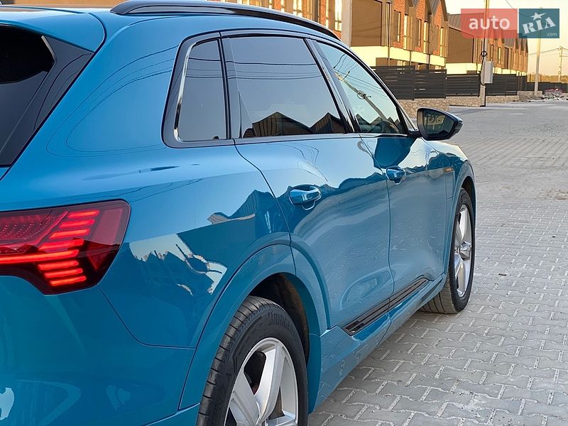 Внедорожник / Кроссовер Audi e-tron 2019 в Тернополе