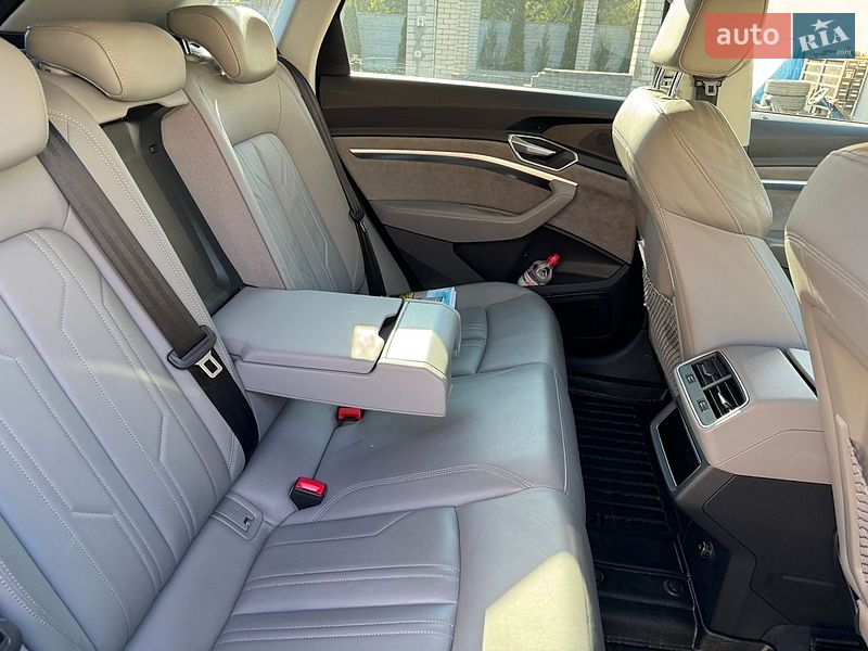 Внедорожник / Кроссовер Audi e-tron 2020 в Житомире