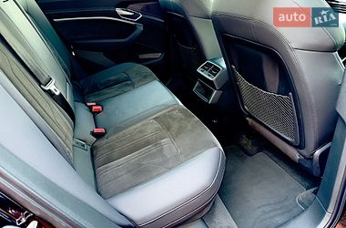 Внедорожник / Кроссовер Audi e-tron 2020 в Сваляве фото 34 Внедорожник / Кроссовер Audi e-tron 2020 в Сваляве