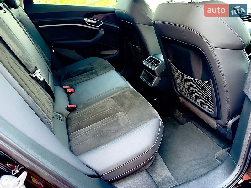 Внедорожник / Кроссовер Audi e-tron 2020 в Сваляве фото 34 Внедорожник / Кроссовер Audi e-tron 2020 в Сваляве