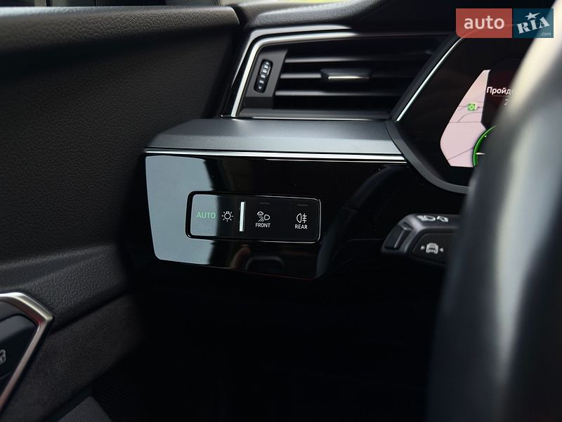 Внедорожник / Кроссовер Audi e-tron 2020 в Сваляве фото 42 Внедорожник / Кроссовер Audi e-tron 2020 в Сваляве