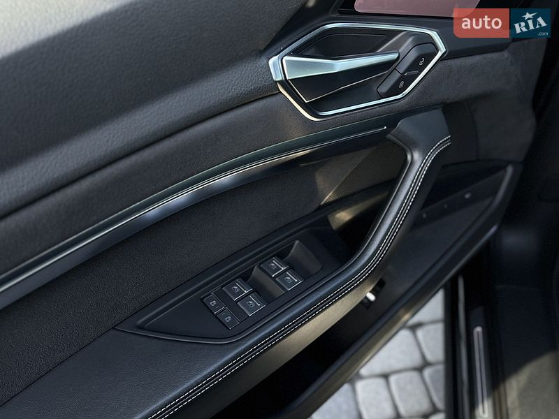 Внедорожник / Кроссовер Audi e-tron 2022 в Мукачево
