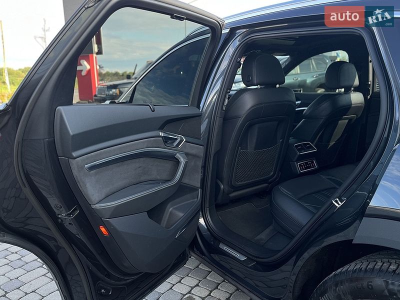 Внедорожник / Кроссовер Audi e-tron 2022 в Мукачево