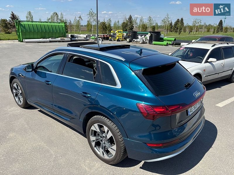 Внедорожник / Кроссовер Audi e-tron 2019 в Днепре