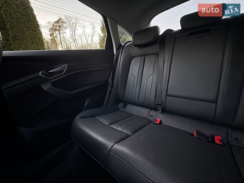 Внедорожник / Кроссовер Audi e-tron 2022 в Киеве