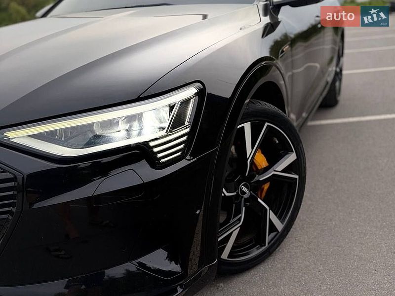 Внедорожник / Кроссовер Audi e-tron 2018 в Хмельнике
