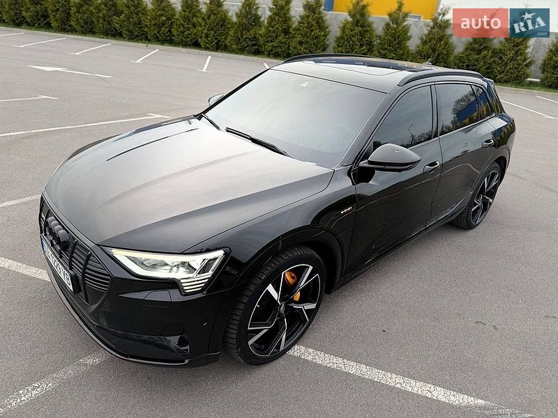 Внедорожник / Кроссовер Audi e-tron 2018 в Хмельнике