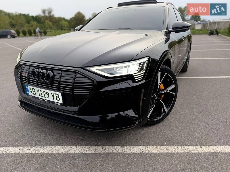 Внедорожник / Кроссовер Audi e-tron 2018 в Хмельнике