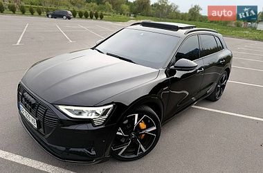 Внедорожник / Кроссовер Audi e-tron 2018 в Хмельнике