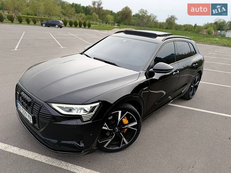Внедорожник / Кроссовер Audi e-tron 2018 в Хмельнике