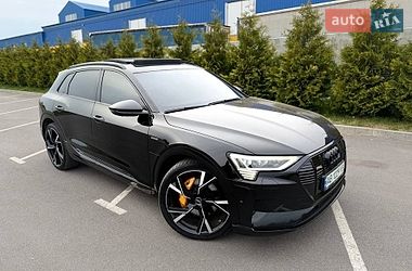 Внедорожник / Кроссовер Audi e-tron 2018 в Хмельнике