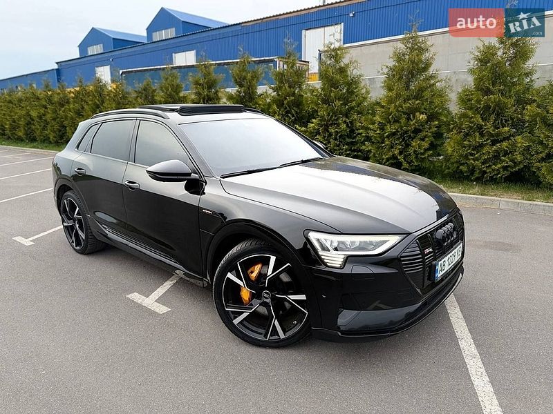 Внедорожник / Кроссовер Audi e-tron 2018 в Хмельнике