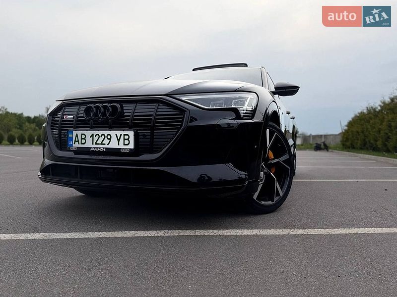 Внедорожник / Кроссовер Audi e-tron 2018 в Хмельнике