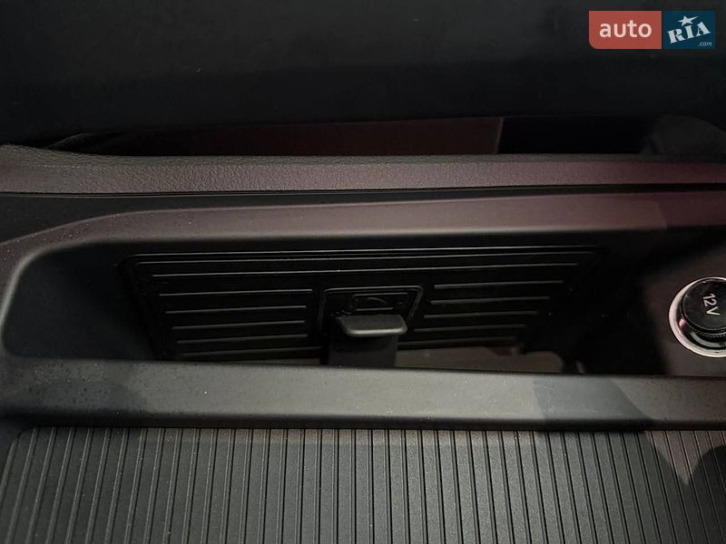 Внедорожник / Кроссовер Audi e-tron 2018 в Хмельнике
