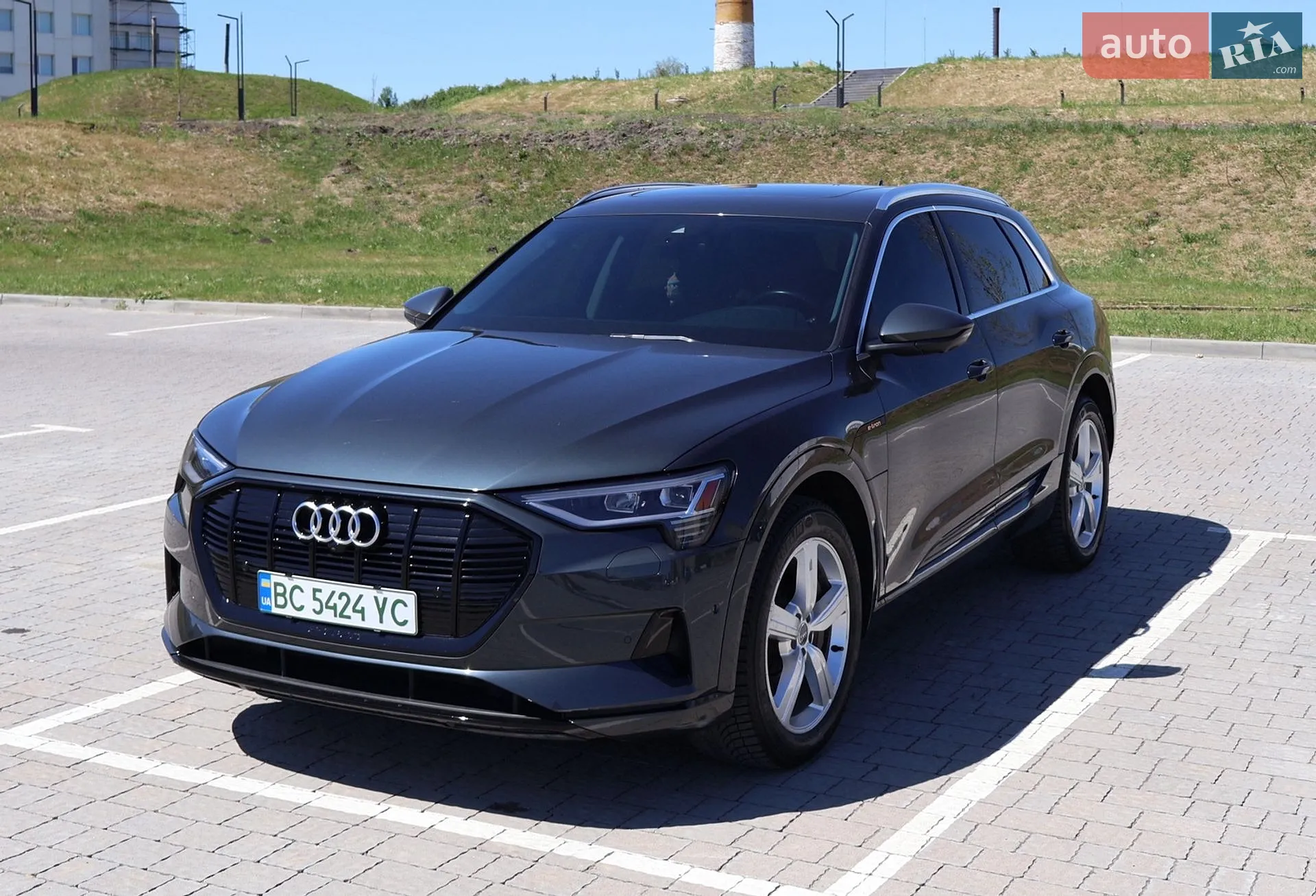 2019 Audi e-tron - мініатюра 2