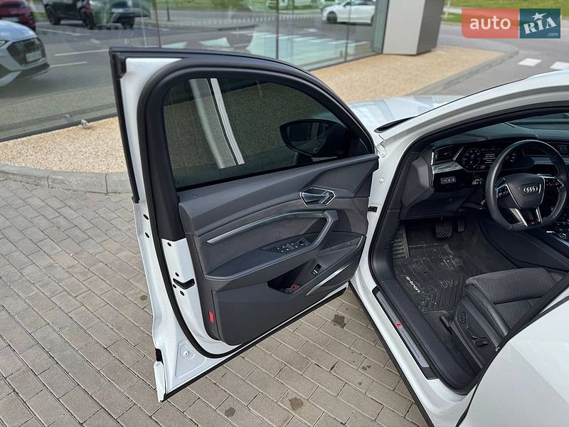 Внедорожник / Кроссовер Audi e-tron 2021 в Львове фото 7 Внедорожник / Кроссовер Audi e-tron 2021 в Львове