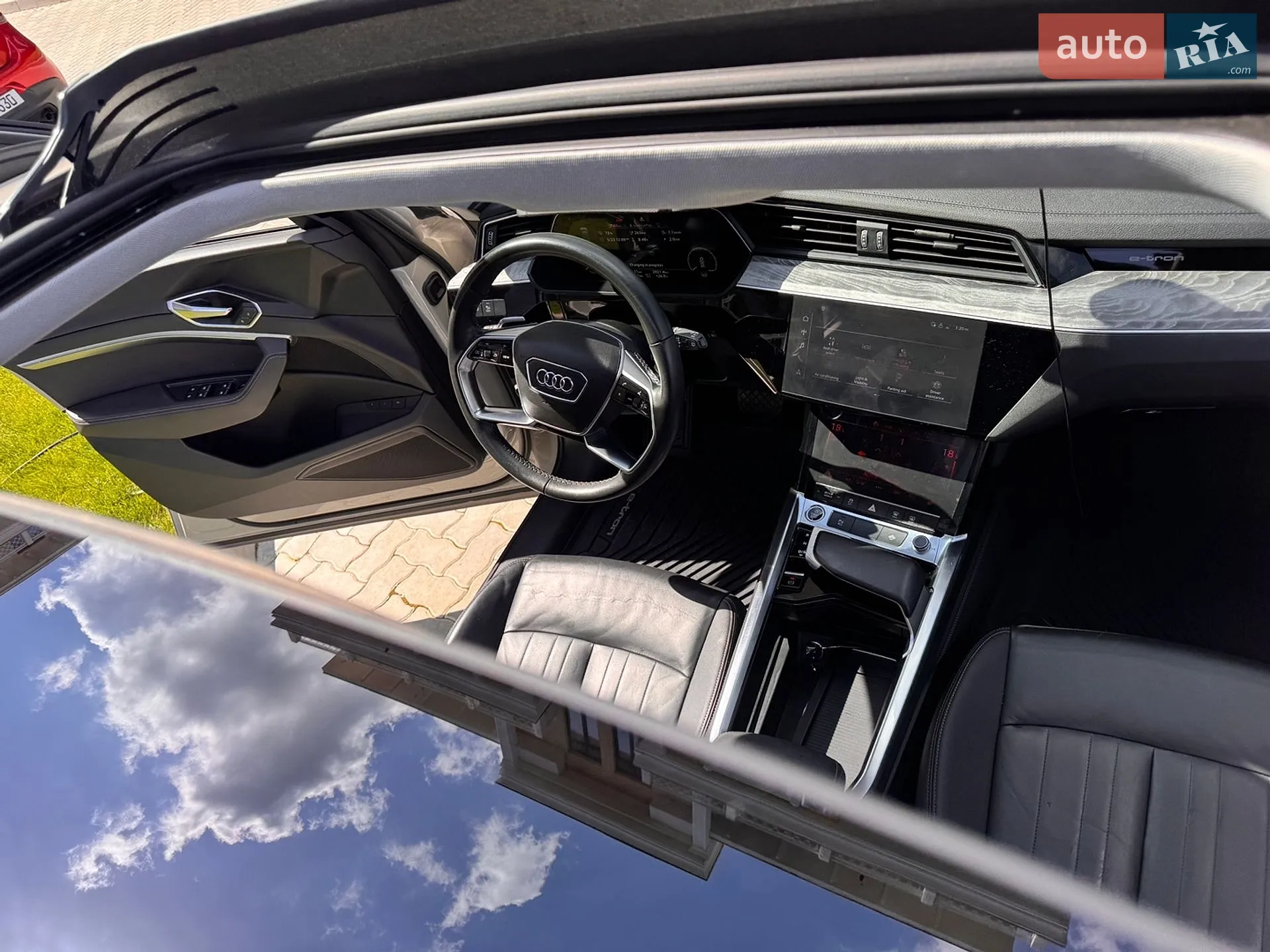 2021 Audi e-tron - мініатюра 32