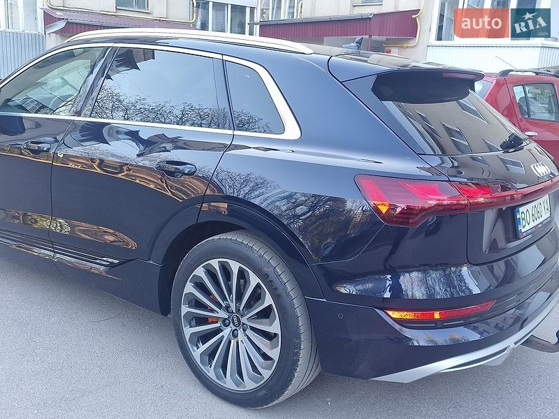 Позашляховик / Кросовер Audi e-tron 2021 в Тернополі