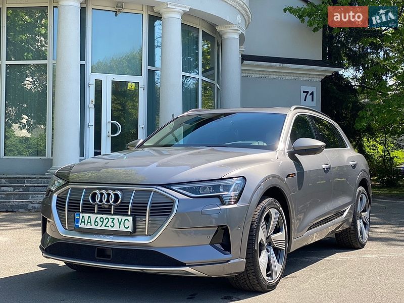 Внедорожник / Кроссовер Audi e-tron 2019 в Киеве