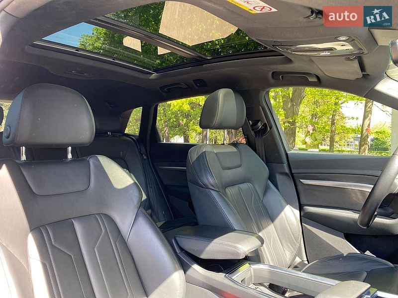 Внедорожник / Кроссовер Audi e-tron 2019 в Киеве