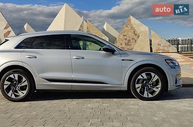 Внедорожник / Кроссовер Audi e-tron 2021 в Львове
