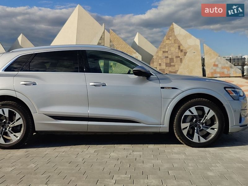 Внедорожник / Кроссовер Audi e-tron 2021 в Львове