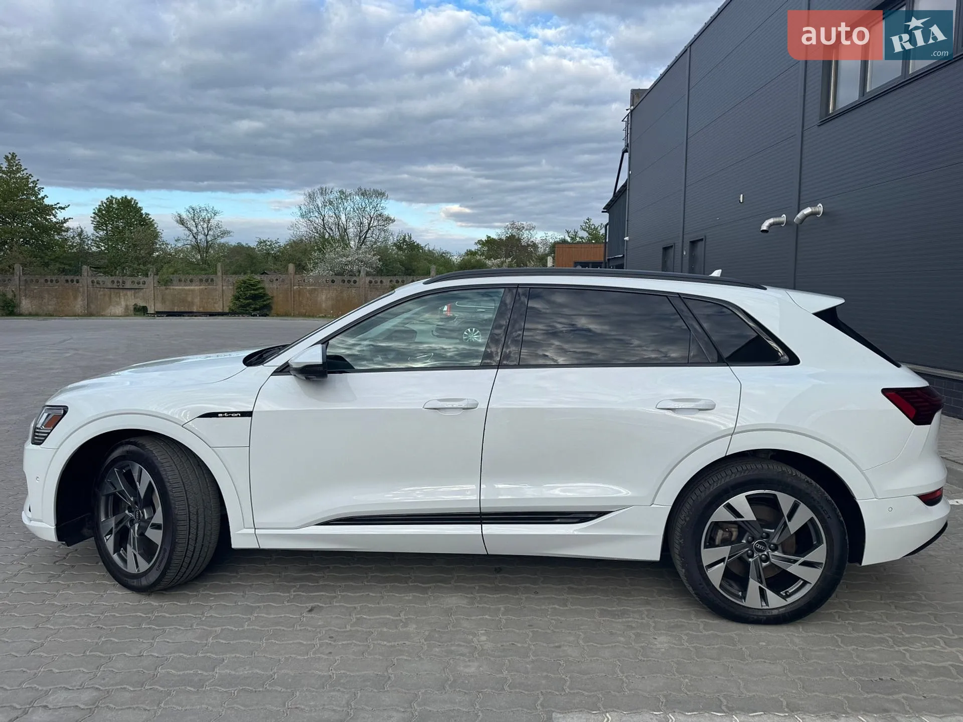 2022 Audi e-tron - мініатюра 5