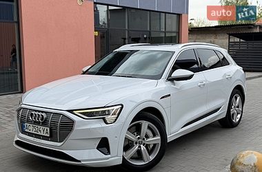 Позашляховик / Кросовер Audi e-tron 2019 в Володимирі