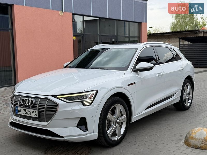 Позашляховик / Кросовер Audi e-tron 2019 в Володимирі
