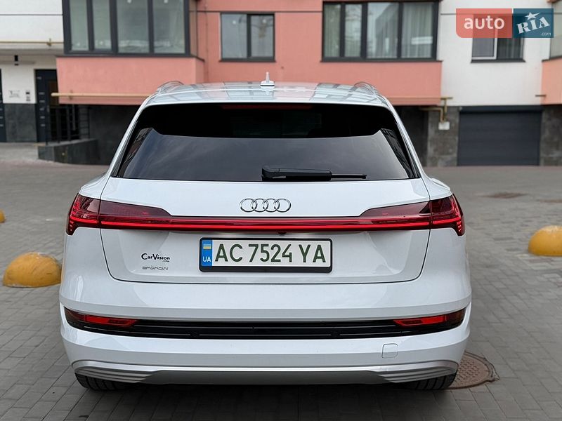 Позашляховик / Кросовер Audi e-tron 2019 в Володимирі