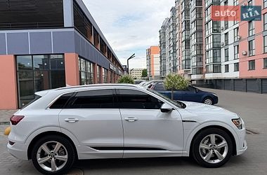 Позашляховик / Кросовер Audi e-tron 2019 в Володимирі