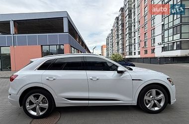 Позашляховик / Кросовер Audi e-tron 2019 в Володимирі