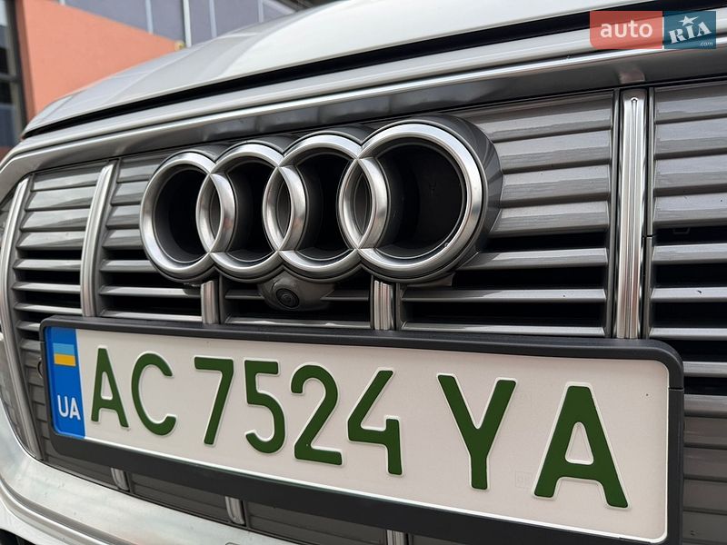 Позашляховик / Кросовер Audi e-tron 2019 в Володимирі