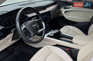 Позашляховик / Кросовер Audi e-tron 2019 в Володимирі