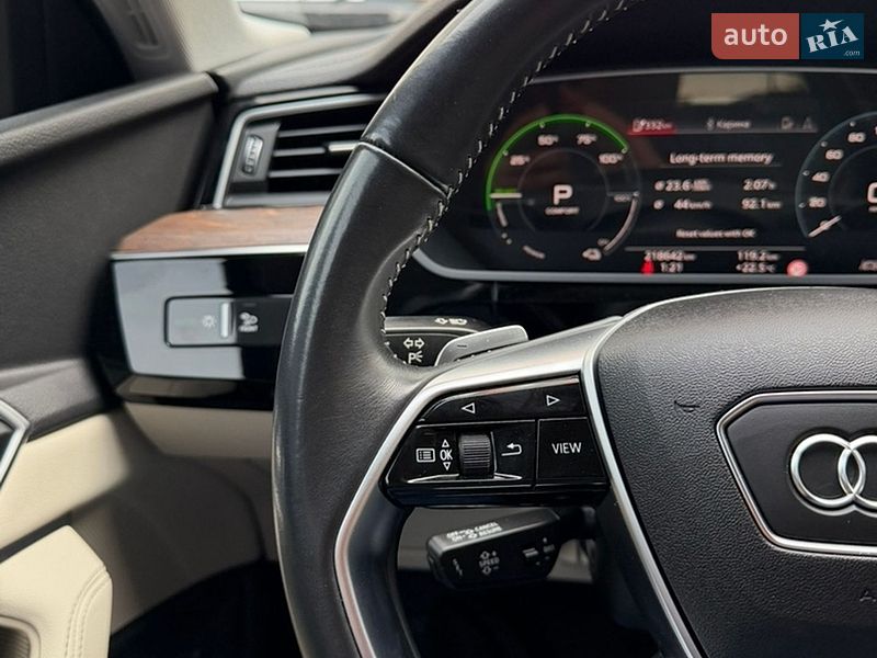Позашляховик / Кросовер Audi e-tron 2019 в Володимирі