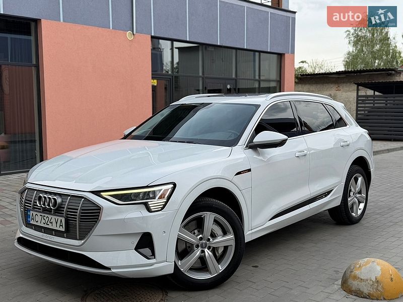 Позашляховик / Кросовер Audi e-tron 2019 в Володимирі