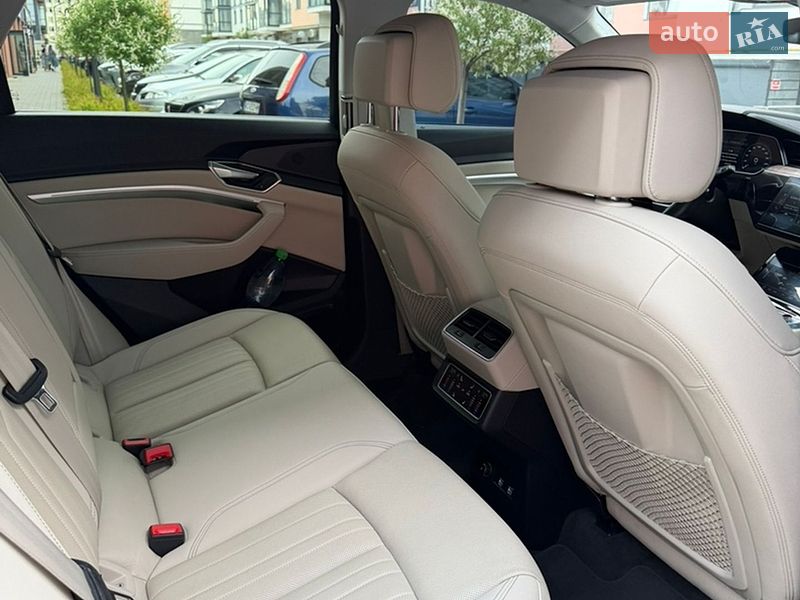 Позашляховик / Кросовер Audi e-tron 2019 в Володимирі
