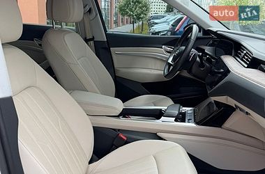 Позашляховик / Кросовер Audi e-tron 2019 в Володимирі