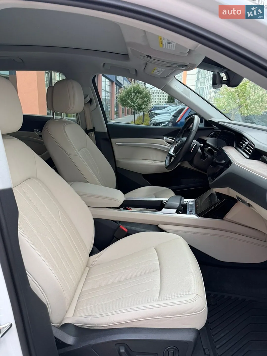 2019 Audi e-tron - мініатюра 102