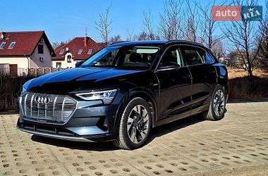 Позашляховик / Кросовер Audi e-tron 2019 в Тернополі