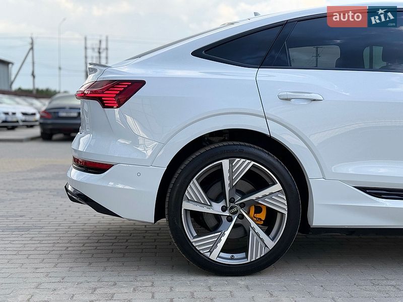 Внедорожник / Кроссовер Audi e-tron 2022 в Львове