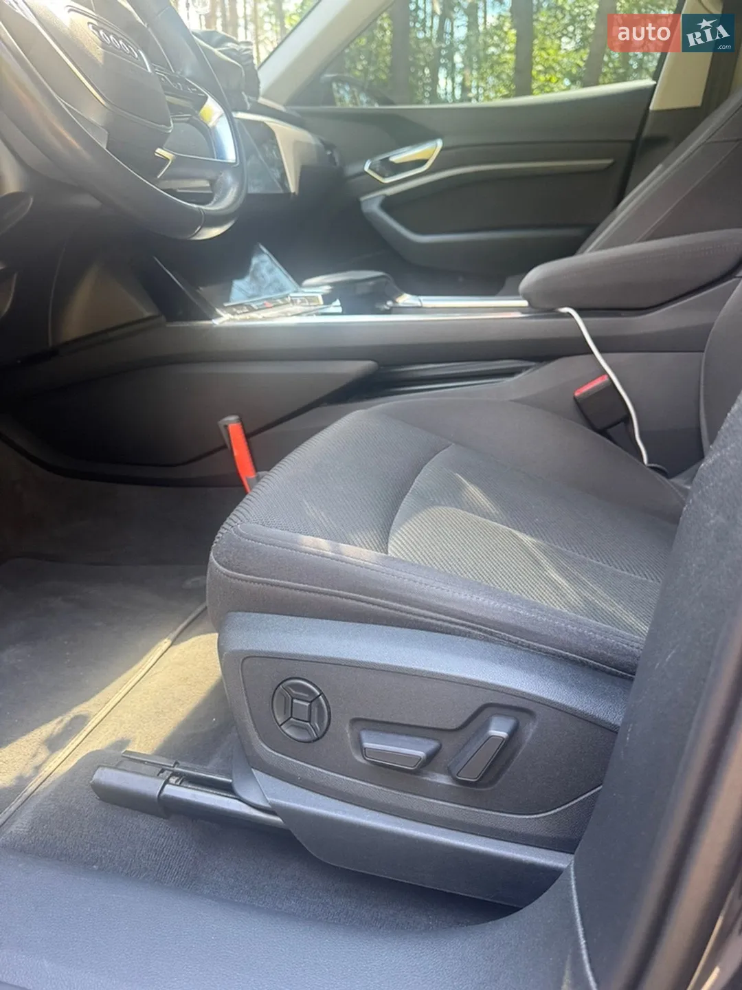 2020 Audi e-tron - мініатюра 15