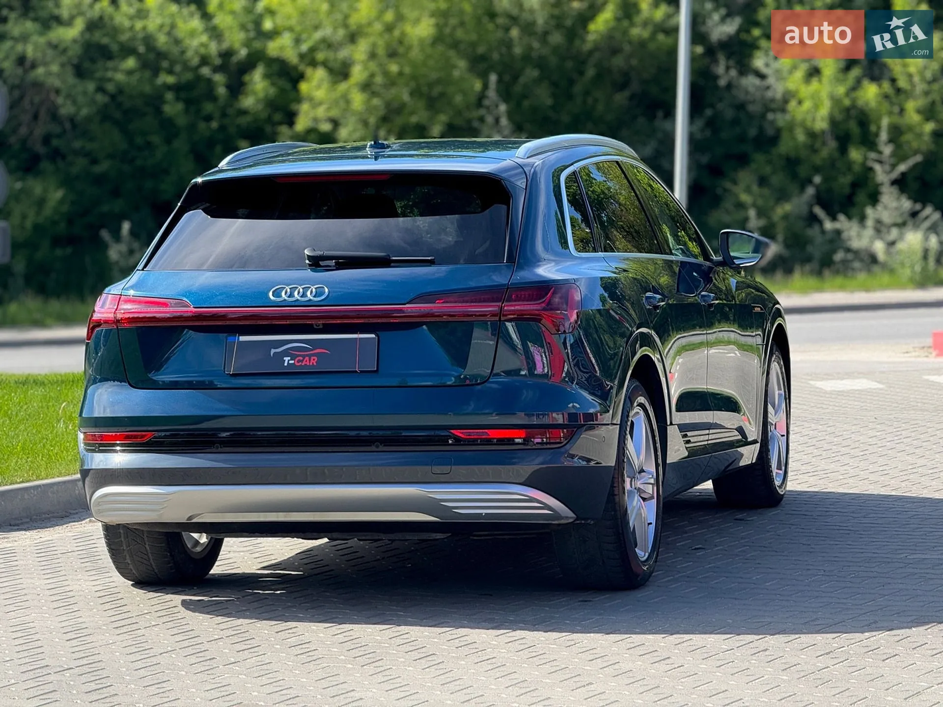 2021 Audi e-tron - мініатюра 12