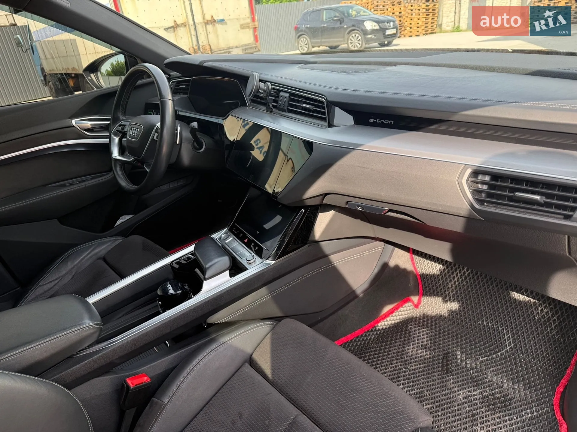 2019 Audi e-tron - мініатюра 8